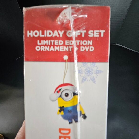 New Despicable Me 2 DVD Holiday Gift Set Limited Edition Ornament & DVD Sealed - Picture 4 of 8